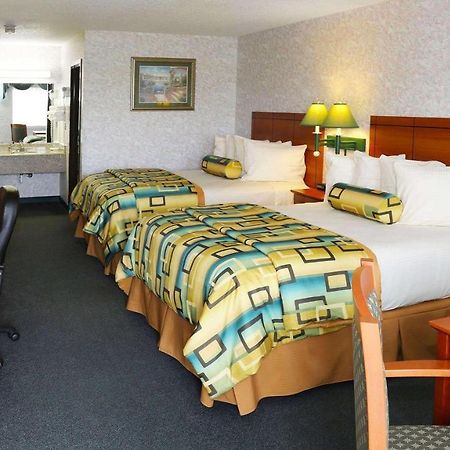 Magnuson Hotel Howell/Brighton מראה חיצוני תמונה