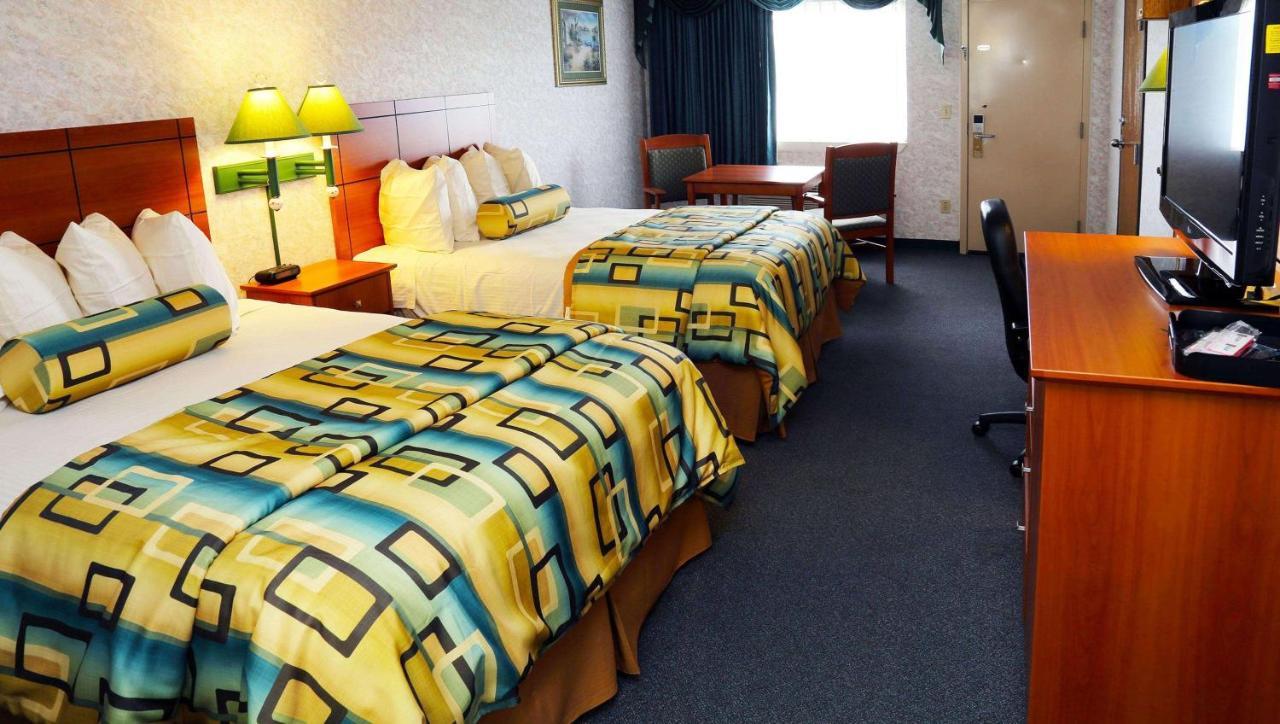 Magnuson Hotel Howell/Brighton מראה חיצוני תמונה