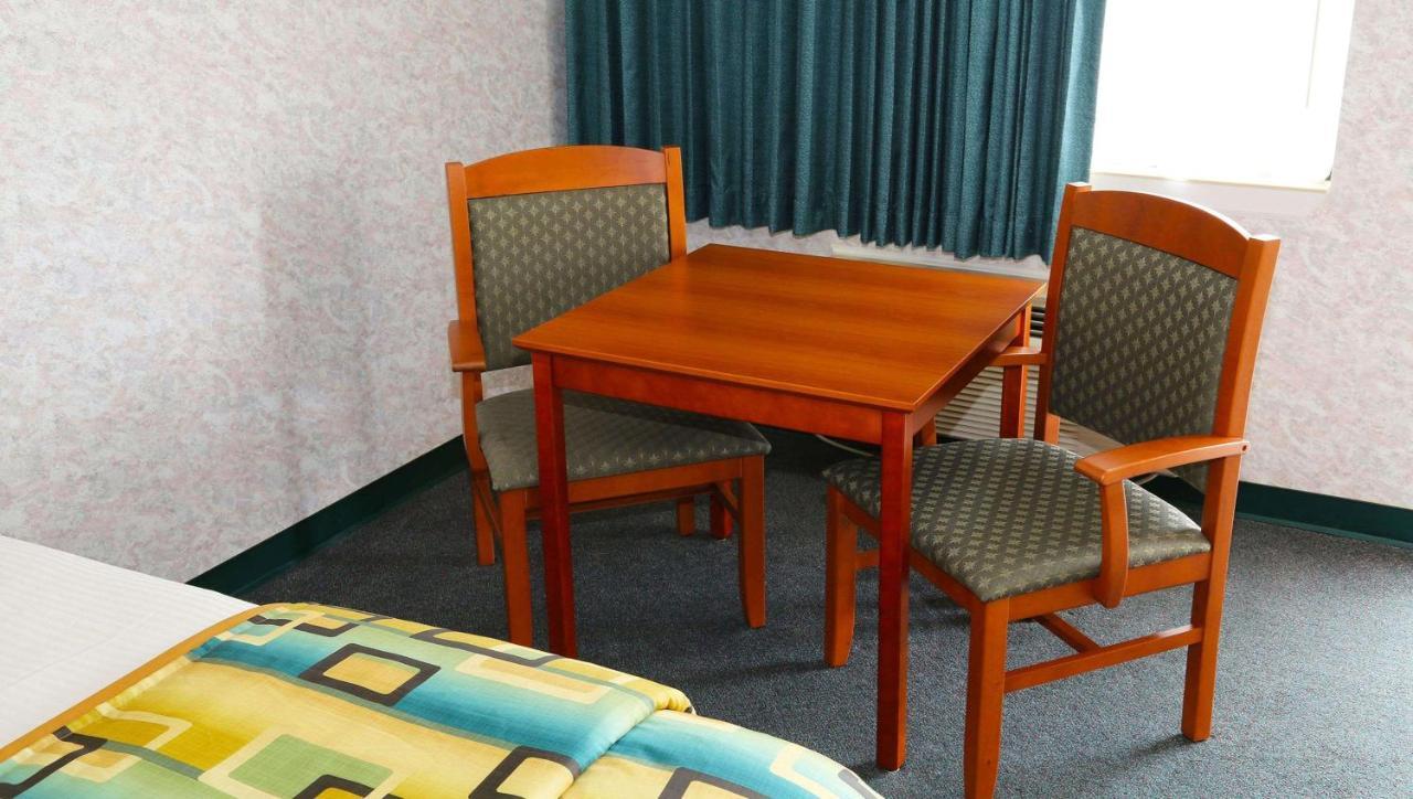 Magnuson Hotel Howell/Brighton מראה חיצוני תמונה