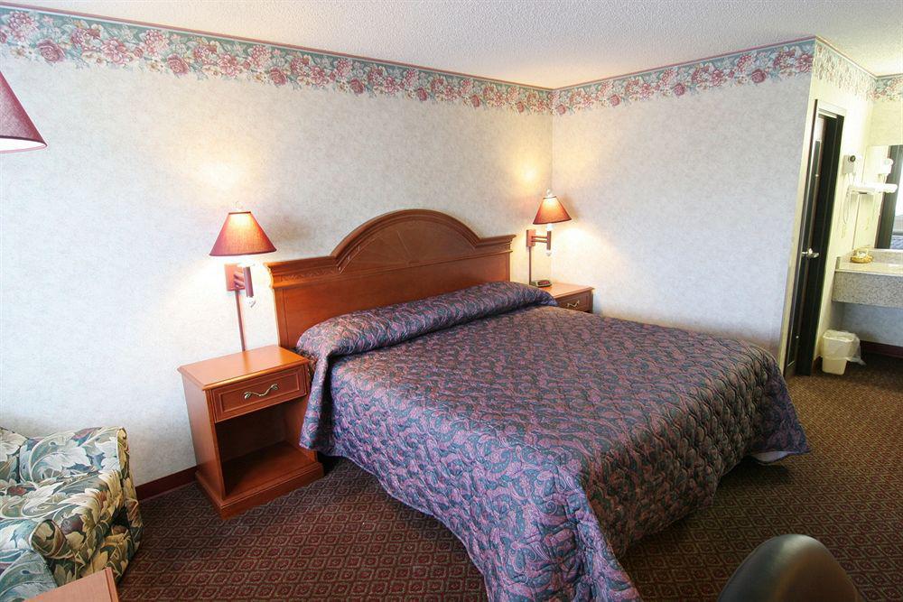 Magnuson Hotel Howell/Brighton חדר תמונה